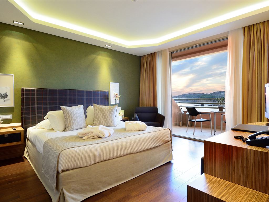 Royal Paradise Beach Resort & Spa 5-14